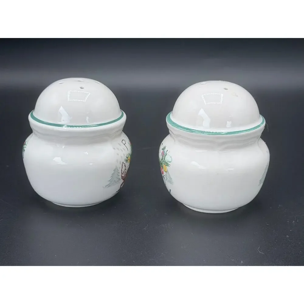 Vintage International China Country Christmas 8966 Salt Pepper Shakers Set